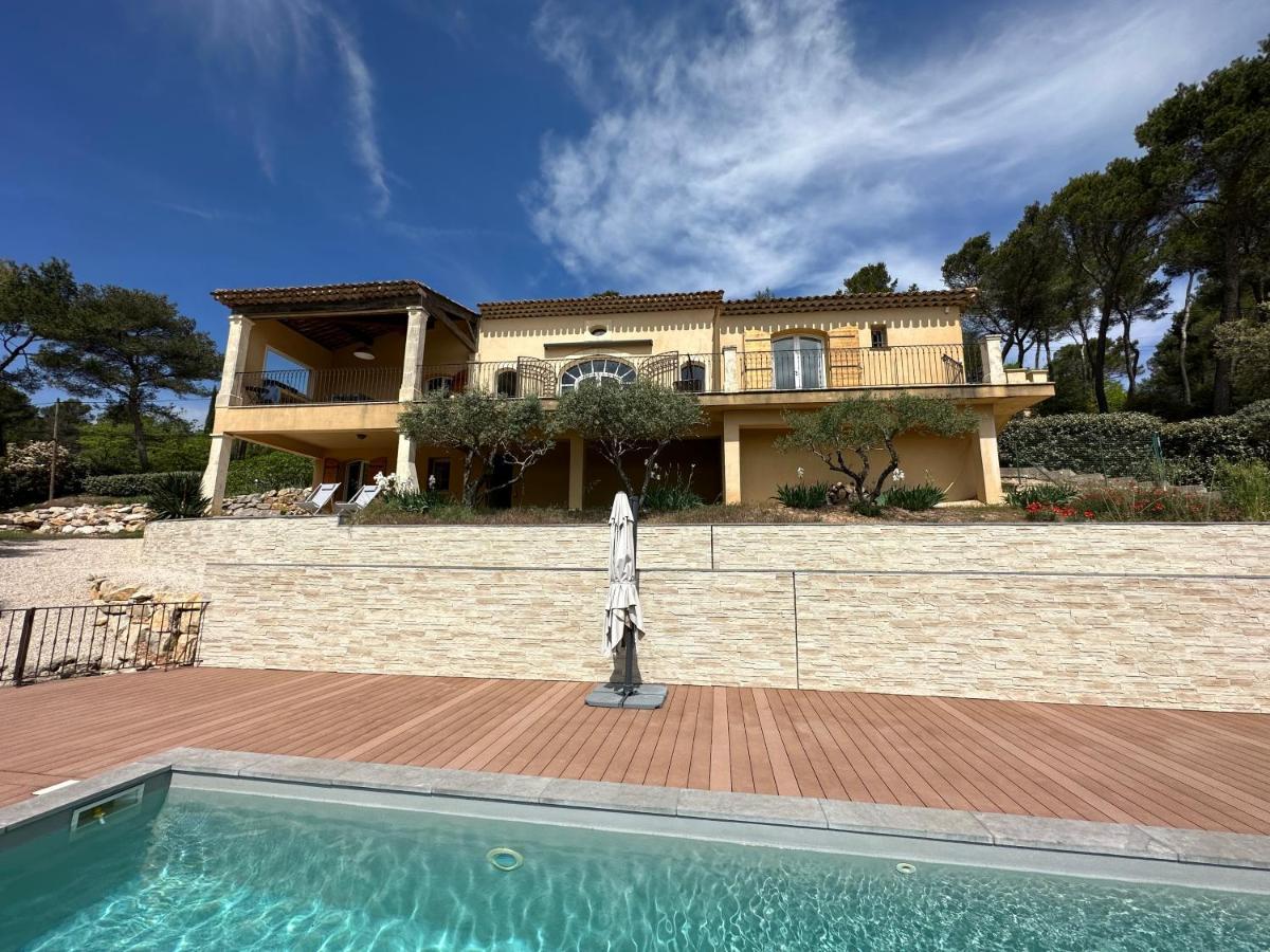 Villa Lumineuse Avec Piscine Clim 1Ere Etage Vue Panoramique Sur Les Montagnes Sur Le Site De La Sainte-Victoire ル・トロネ エクステリア 写真