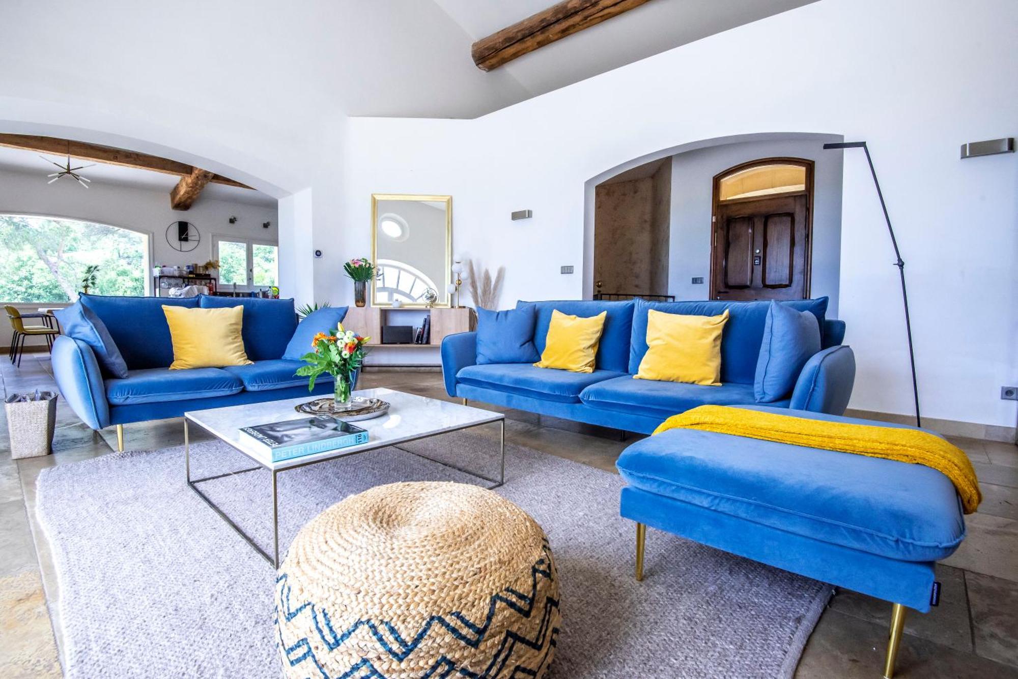 Villa Lumineuse Avec Piscine Clim 1Ere Etage Vue Panoramique Sur Les Montagnes Sur Le Site De La Sainte-Victoire ル・トロネ エクステリア 写真