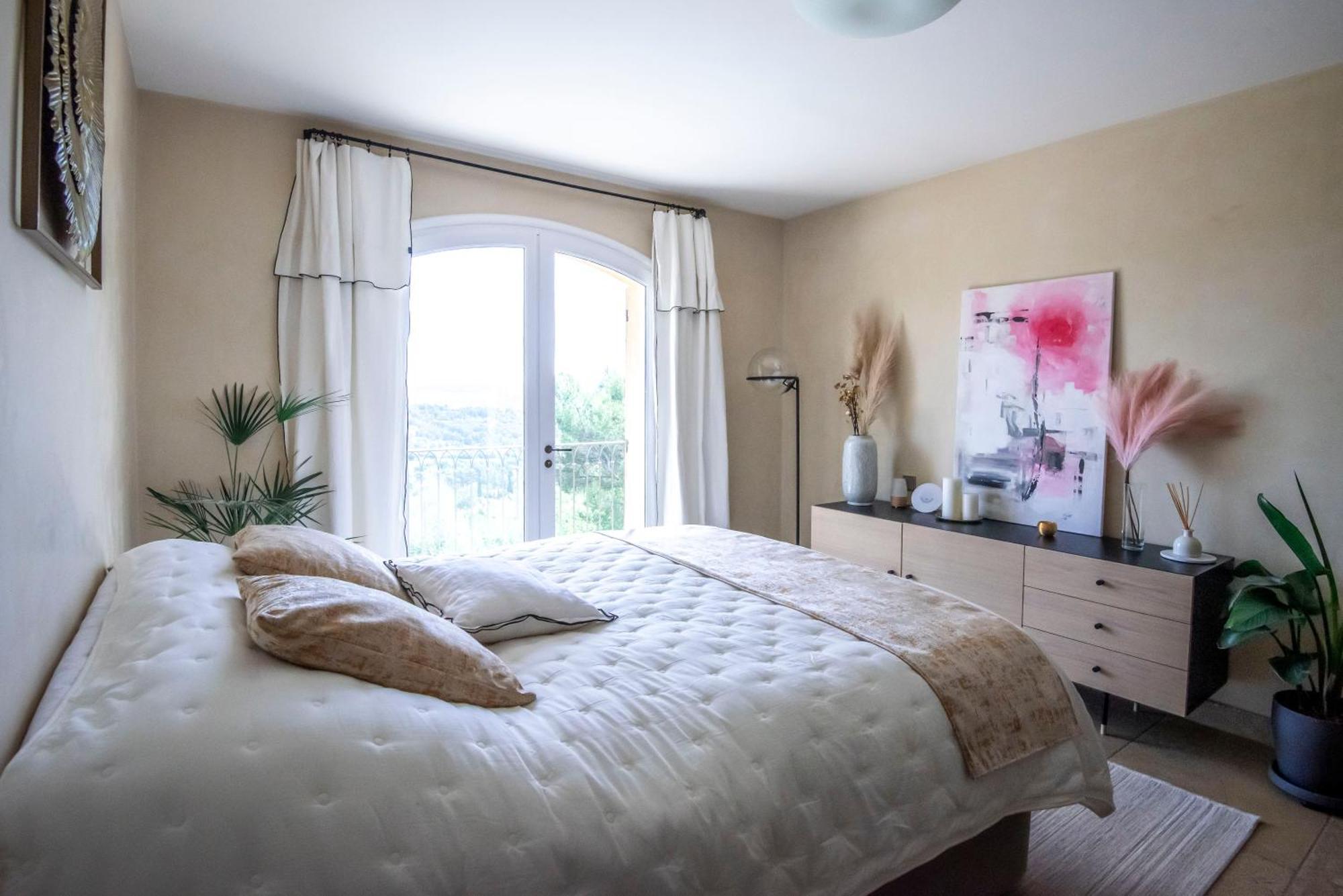 Villa Lumineuse Avec Piscine Clim 1Ere Etage Vue Panoramique Sur Les Montagnes Sur Le Site De La Sainte-Victoire ル・トロネ エクステリア 写真
