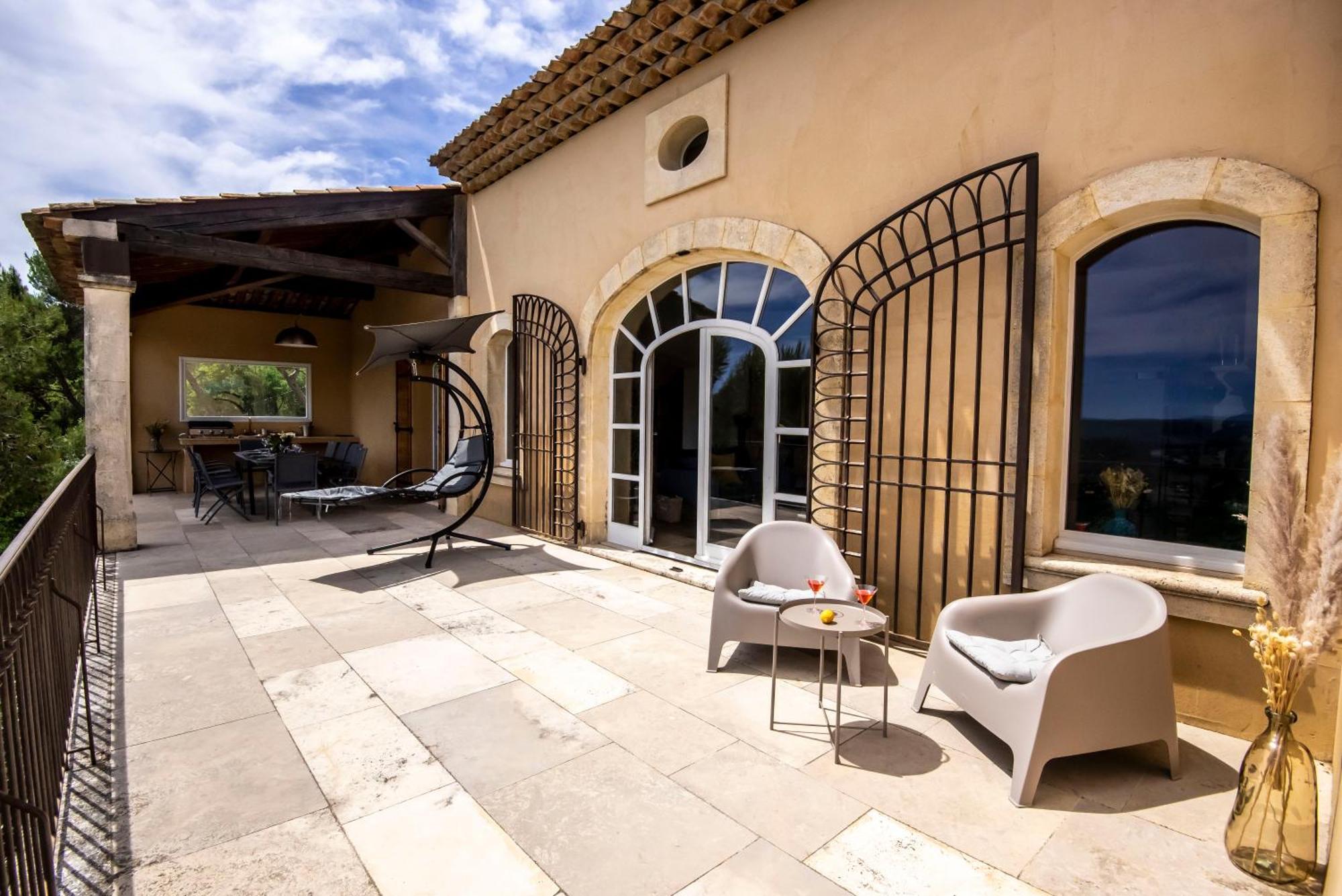 Villa Lumineuse Avec Piscine Clim 1Ere Etage Vue Panoramique Sur Les Montagnes Sur Le Site De La Sainte-Victoire ル・トロネ エクステリア 写真
