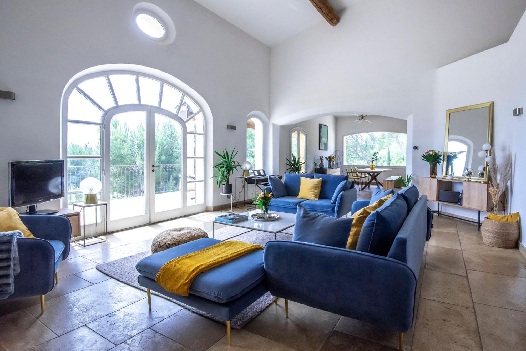 Villa Lumineuse Avec Piscine Clim 1Ere Etage Vue Panoramique Sur Les Montagnes Sur Le Site De La Sainte-Victoire ル・トロネ エクステリア 写真